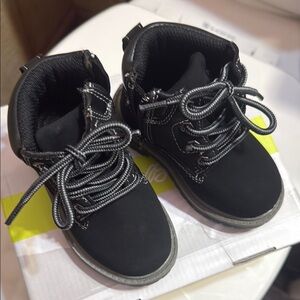 Eddie Bauer Kids Boots